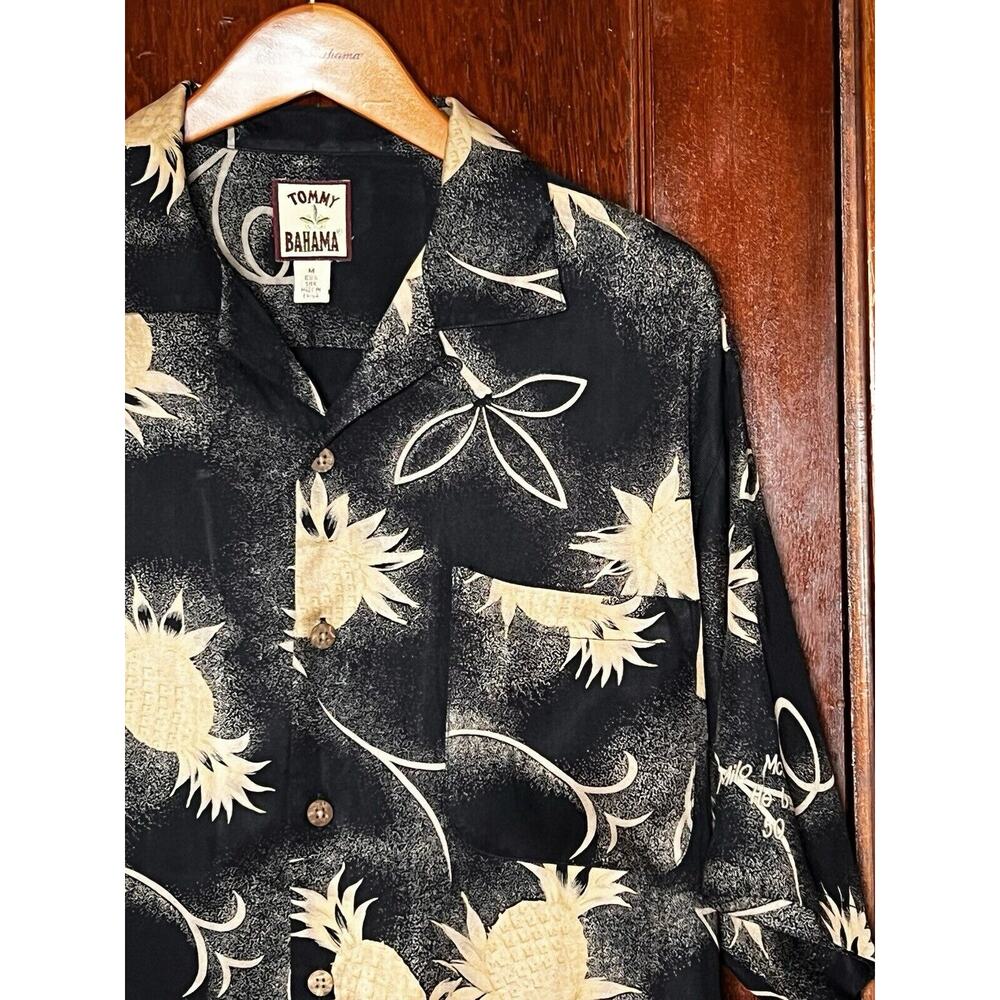 TOMMY BAHAMA BLACK & TAN PINEAPPLE FLORAL CAMP SILK SHIRT SIZE M